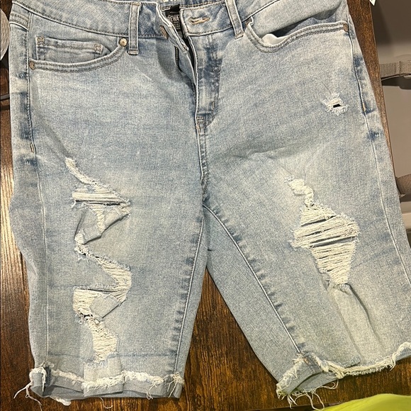 Rewatch mid rise knee length capris - Picture 1 of 1